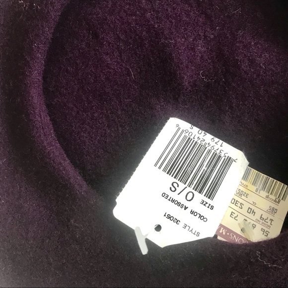 Two Berets - Picture 5 of 8